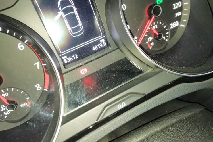 Used Volkswagen Magotan 2019 330TSI DSG Luxury Version China VI Standard Odometer Close Up