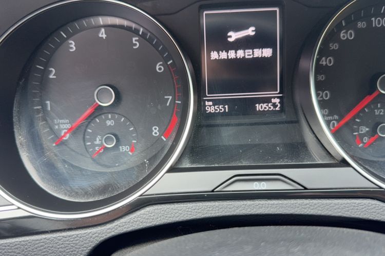 Used Volkswagen Magotan 2019 330TSI DSG Luxury Version China VI Standard Odometer Close Up