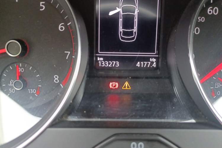 Used Volkswagen Magotan 2019 330TSI DSG Luxury Version China VI Standard Odometer Close Up