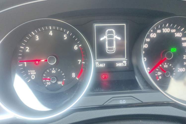 Used Volkswagen Magotan 2019 330TSI DSG Luxury Version China VI Standard Odometer Close Up