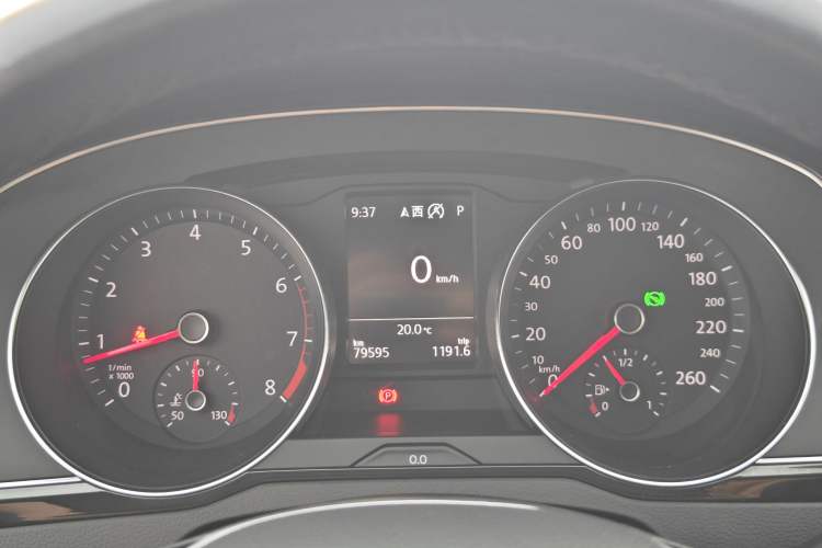 Used Volkswagen Magotan 2019 330TSI DSG Luxury Model China V Standard Odometer Close Up