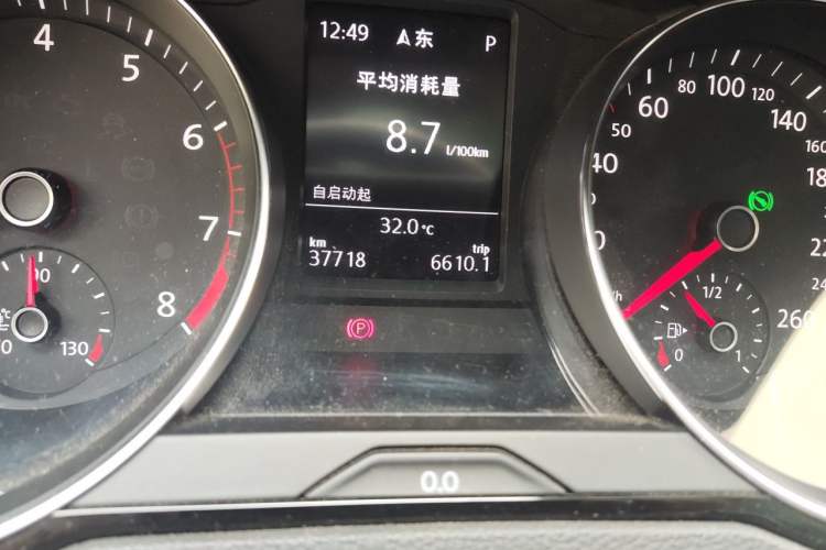 Used Volkswagen Magotan 2019 330TSI DSG Luxury Version China VI Standard Odometer Close Up