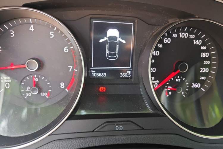 Used Volkswagen Magotan 2019 280TSI DSG Comfort Model China VI Standard Odometer Close Up
