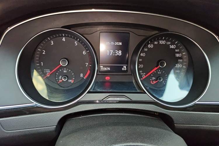 Used Volkswagen Magotan 2019 330TSI DSG Luxury Model China V Standard Odometer Close Up