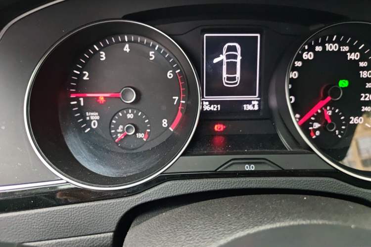 Used Volkswagen Magotan 2019 280TSI DSG Leading Model China VI Standard Odometer Close Up