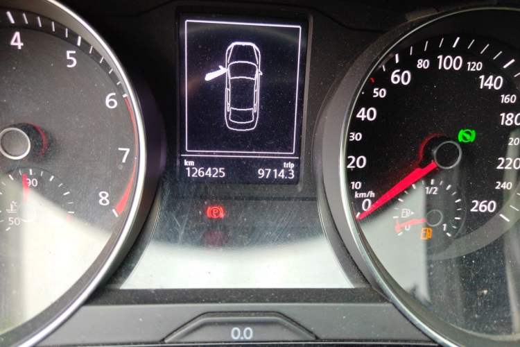 Used Volkswagen Magotan 2019 330TSI DSG Luxury Version China VI Standard Odometer Close Up