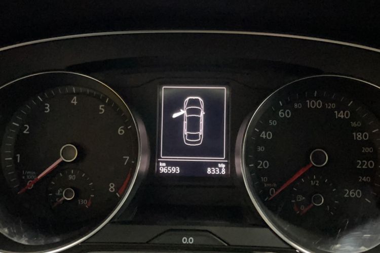 Used Volkswagen Magotan 2019 330TSI DSG Luxury Model China V Standard Odometer Close Up