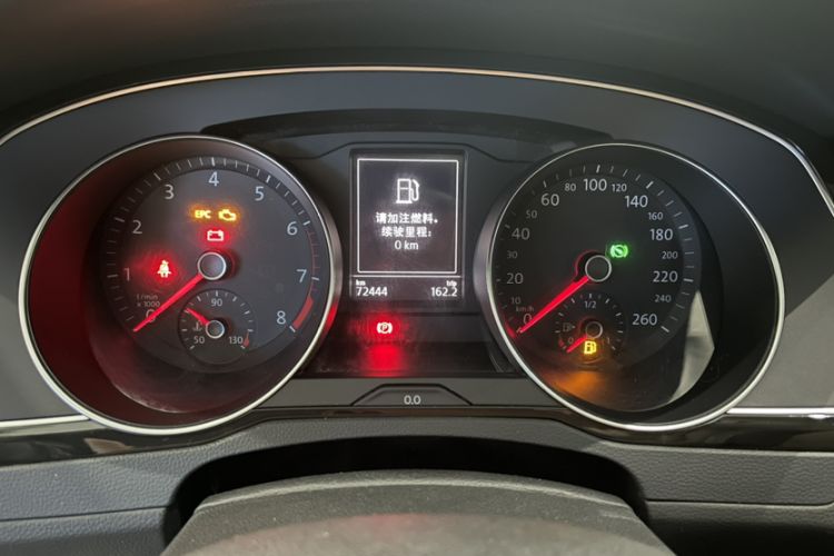 Used Volkswagen Magotan 2019 330TSI DSG Luxury Model China V Standard Odometer Close Up