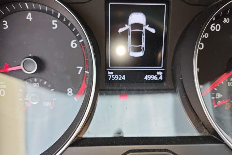 Used Volkswagen Magotan 2019 330TSI DSG Luxury Version China VI Standard Odometer Close Up