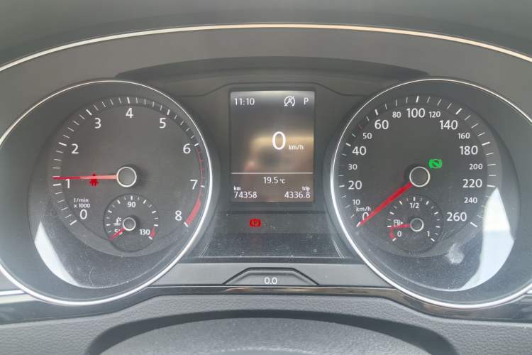 Used Volkswagen Magotan 2019 280TSI DSG Leading Model China VI Standard Odometer Close Up