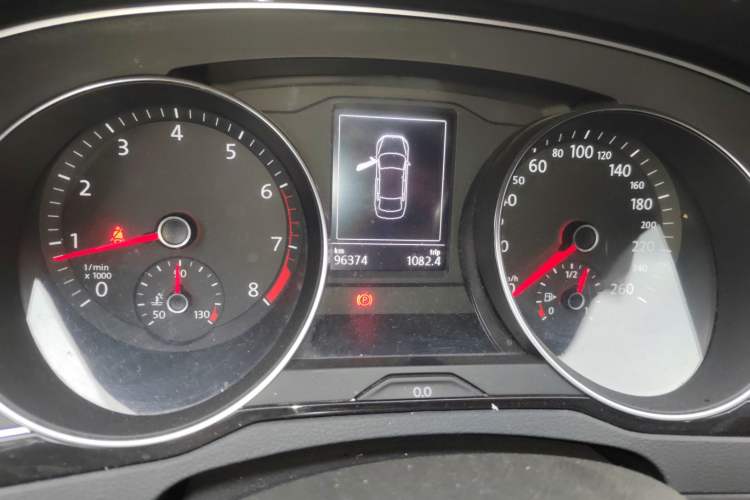 Used Volkswagen Magotan 2019 330TSI DSG Luxury Model China V Standard Odometer Close Up