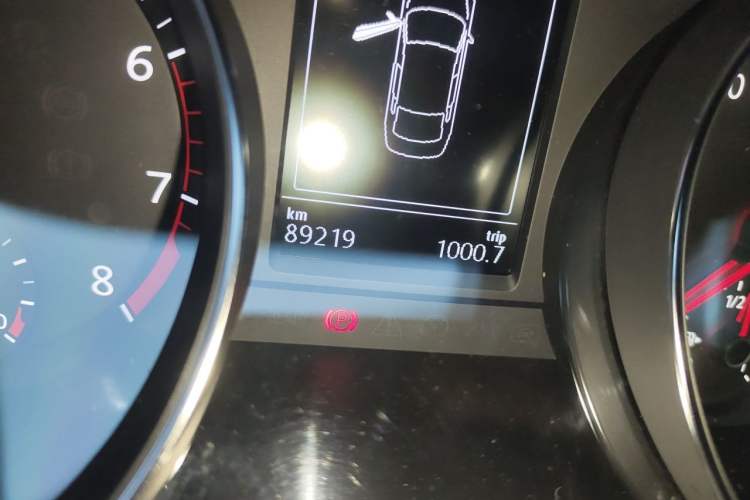 Used Volkswagen Magotan 2019 330TSI DSG Luxury Version China VI Standard Odometer Close Up