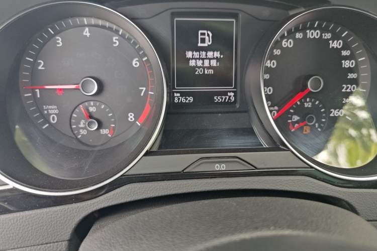 Used Volkswagen Magotan 2019 330TSI DSG Luxury Version China VI Standard Odometer Close Up