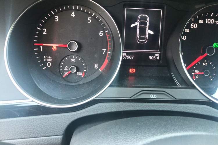 Used Volkswagen Magotan 2019 330TSI DSG Leading Model China VI Standard Odometer Close Up