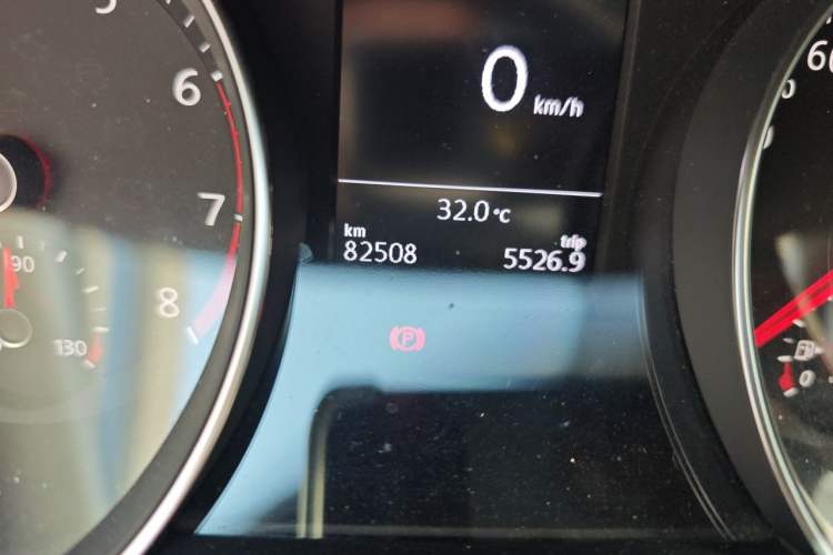 Used Volkswagen Magotan 2019 330TSI DSG Luxury Version China VI Standard Odometer Close Up