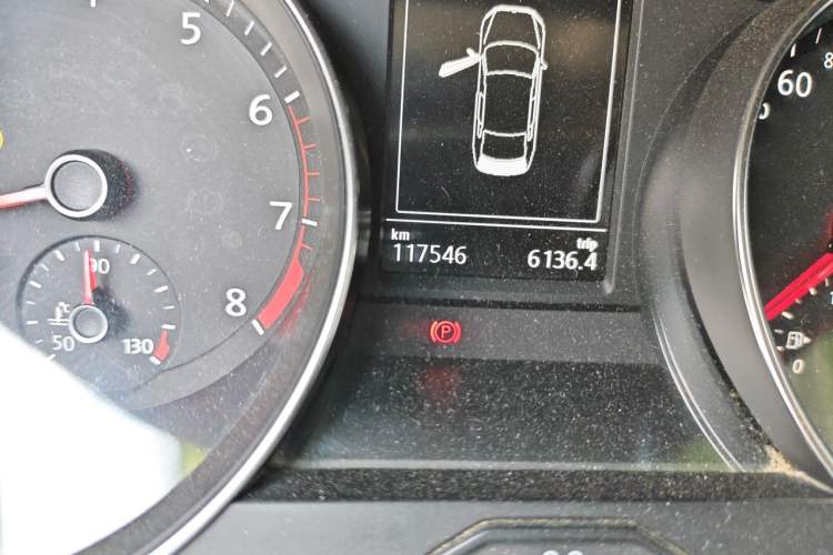 Used Volkswagen Magotan 2019 330TSI DSG Luxury Version China VI Standard Odometer Close Up