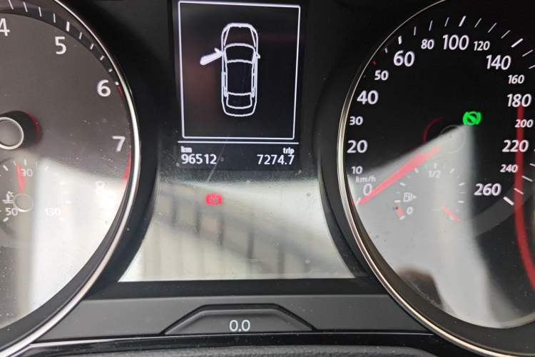 Used Volkswagen Magotan 2019 330TSI DSG Leading Model China VI Standard Odometer Close Up