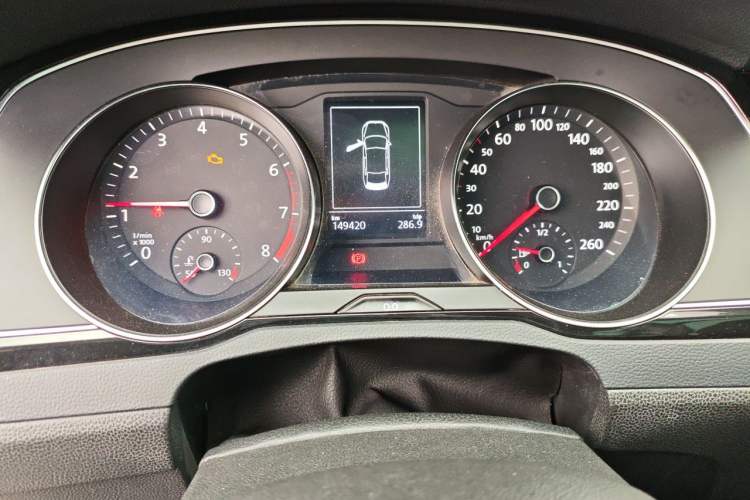 Used Volkswagen Magotan 2019 330TSI DSG Luxury Model China V Standard Odometer Close Up