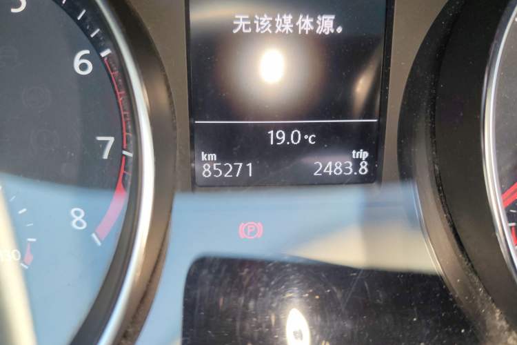 Used Volkswagen Magotan 2019 330TSI DSG Luxury Version China VI Standard Odometer Close Up