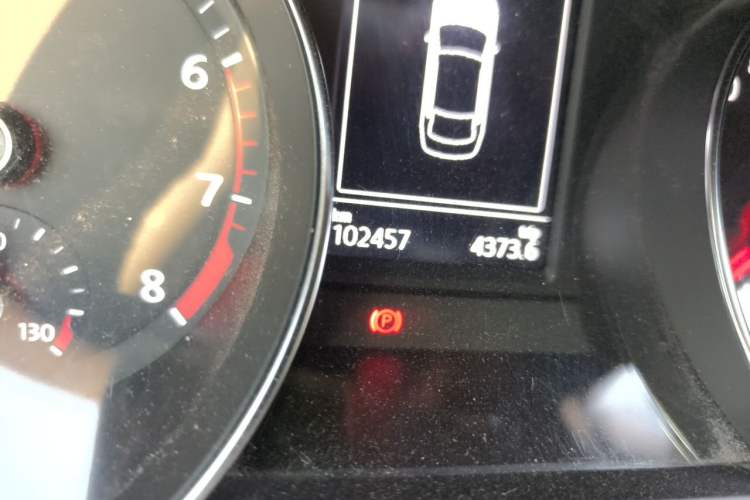 Used Volkswagen Magotan 2019 330TSI DSG Leading Model China VI Standard Odometer Close Up