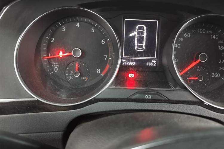 Used Volkswagen Magotan 2019 330TSI DSG Leading Model China VI Standard Odometer Close Up