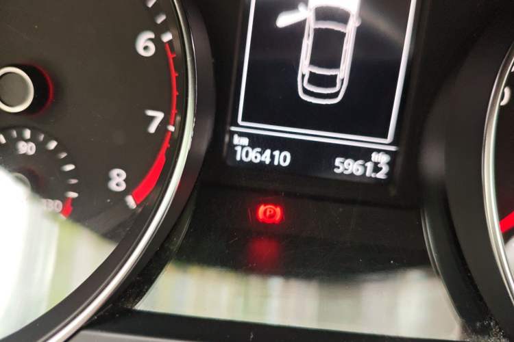 Used Volkswagen Magotan 2019 330TSI DSG Leading Model China VI Standard Odometer Close Up