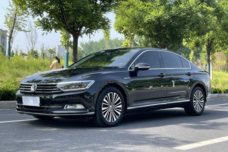 Used Volkswagen Magotan 2019 330TSI DSG Luxury Model China V Standard Guazi used car, China used car export, Used car for sale, Used  cars, Cheapest cars for sale