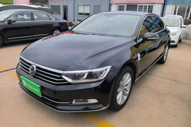 Used Volkswagen Magotan 2019 330TSI DSG Leading Model China VI Standard Guazi used car, China used car export, Used car for sale, Used  cars, Cheapest cars for sale