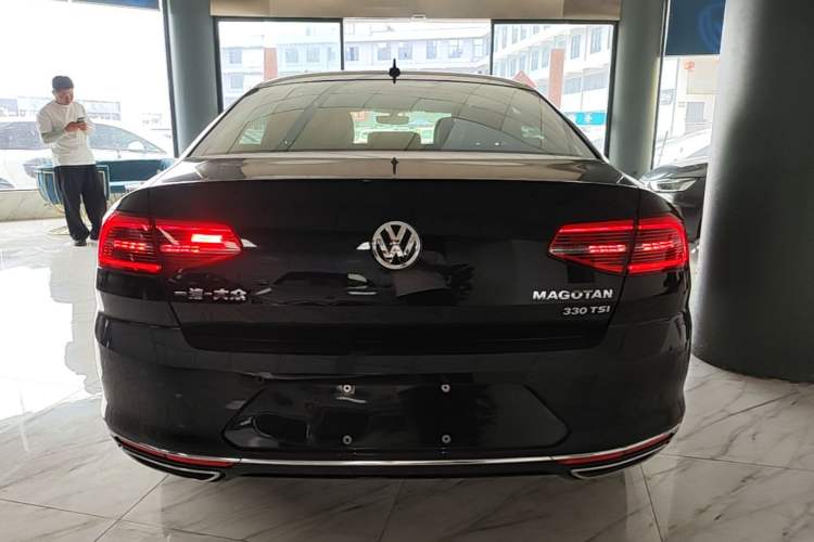 Used Volkswagen Magotan 2019 330TSI DSG Luxury Model China V Standard Rear