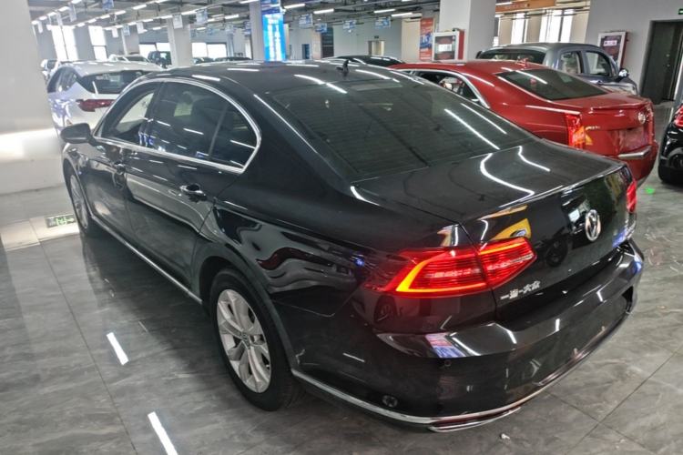 Used Volkswagen Magotan 2019 330TSI DSG Luxury Model China V Standard Rear Left 45 Deg