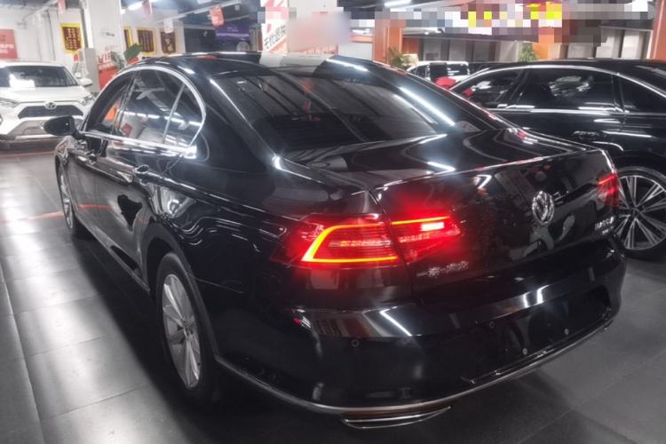 Used Volkswagen Magotan 2019 330TSI DSG Leading Edition China V Standard Rear Left 45 Deg