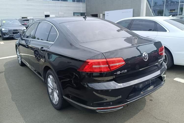 Used Volkswagen Magotan 2019 330TSI DSG Luxury Model China V Standard Rear Left 45 Deg