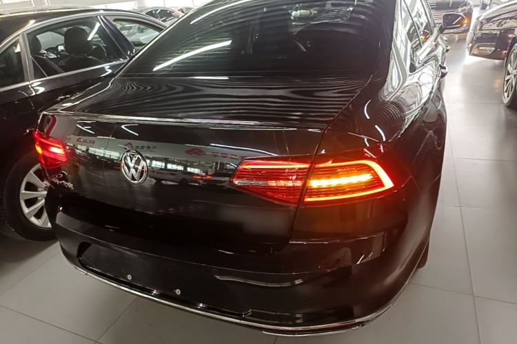 Used Volkswagen Magotan 2019 330TSI DSG Luxury Model China V Standard Rear