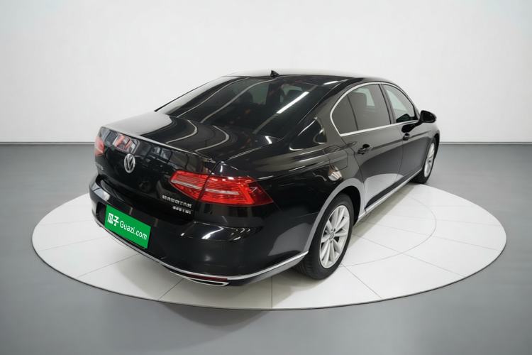 Used Volkswagen Magotan 2019 330TSI DSG Leading Edition China V Standard Rear Right 45 Deg