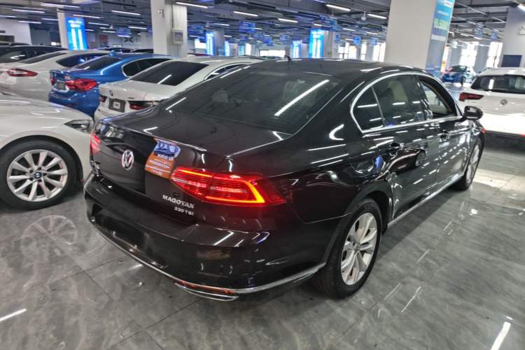 Used Volkswagen Magotan 2019 330TSI DSG Luxury Model China V Standard Rear Right 45 Deg