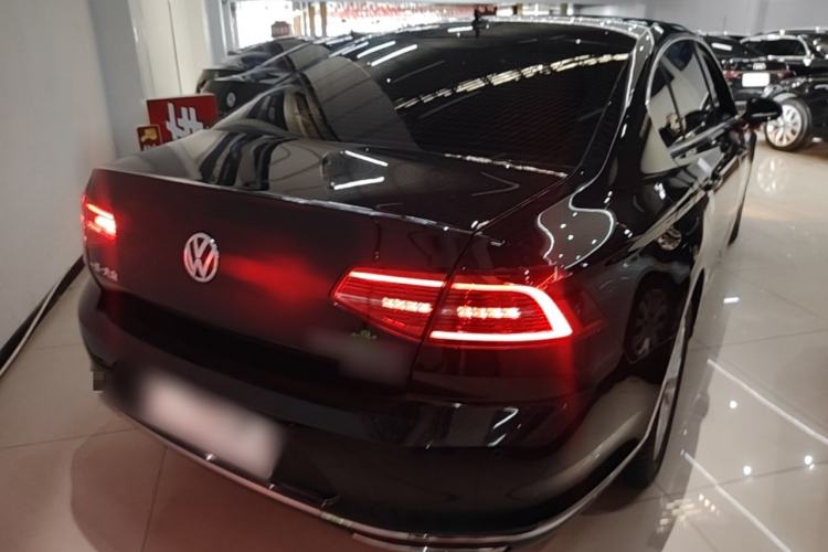 Used Volkswagen Magotan 2019 330TSI DSG Luxury Model China V Standard Rear Right 45 Deg