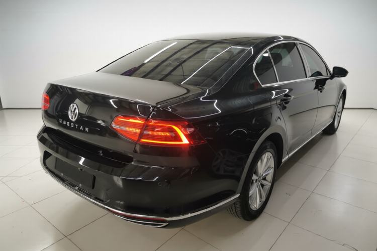 Used Volkswagen Magotan 2019 280TSI DSG Leading Model China V Standard Rear Right 45 Deg