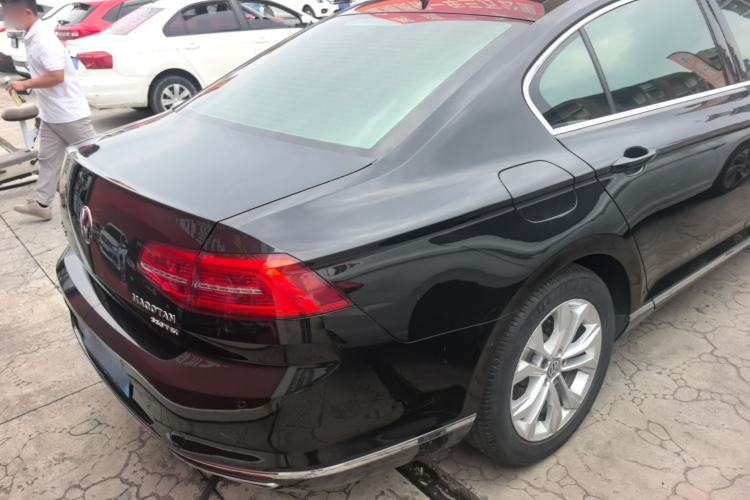 Used Volkswagen Magotan 2019 330TSI DSG Luxury Model China V Standard Rear Right 45 Deg
