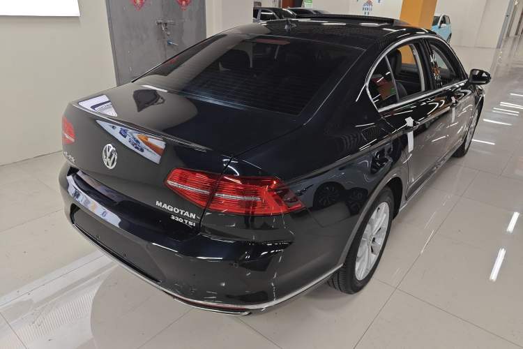 Used Volkswagen Magotan 2019 330TSI DSG Luxury Model China V Standard Rear Right 45 Deg