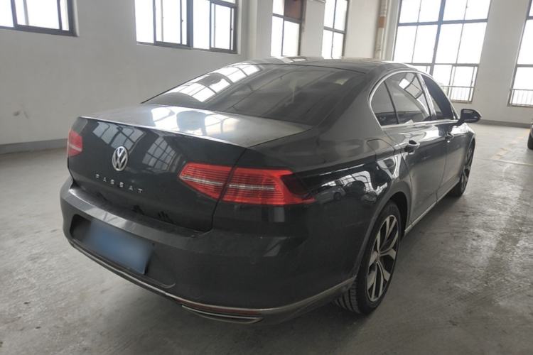 Used Volkswagen Magotan 2019 280TSI DSG Comfort Model China V Standard Rear Right 45 Deg