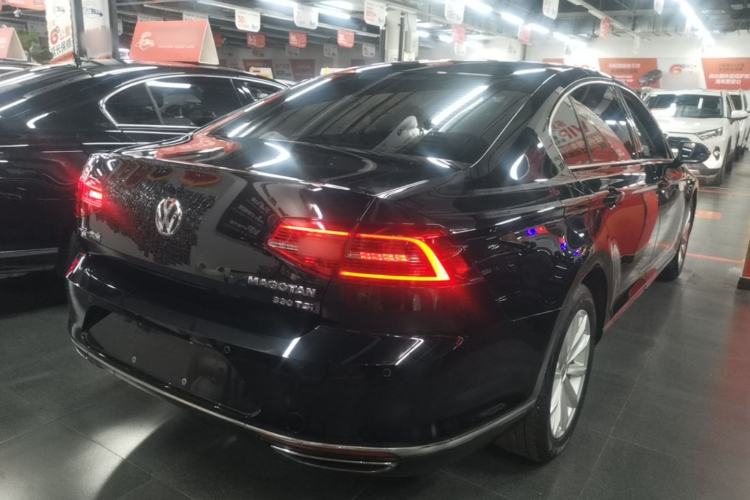 Used Volkswagen Magotan 2019 330TSI DSG Leading Edition China V Standard Rear Right 45 Deg