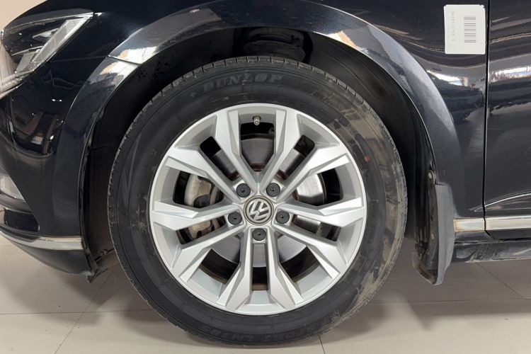 Used Volkswagen Magotan 2019 330TSI DSG Luxury Model China V Standard Rear Right 45 Deg
