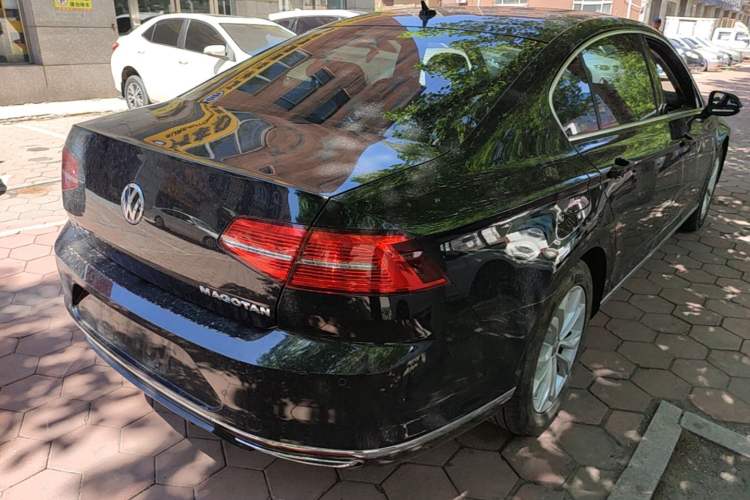 Used Volkswagen Magotan 2019 330TSI DSG Luxury Model China V Standard Rear Right 45 Deg
