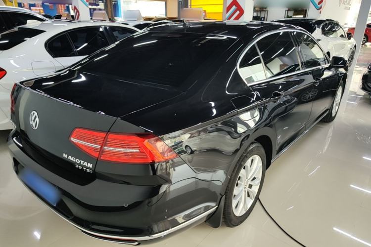 Used Volkswagen Magotan 2019 330TSI DSG Luxury Model China V Standard Rear Right 45 Deg