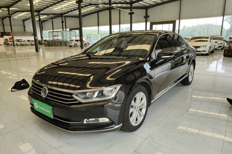 Used Volkswagen Magotan 2019 330TSI DSG Luxury Model China V Standard Guazi used car, China used car export, Used car for sale, Used  cars, Cheapest cars for sale