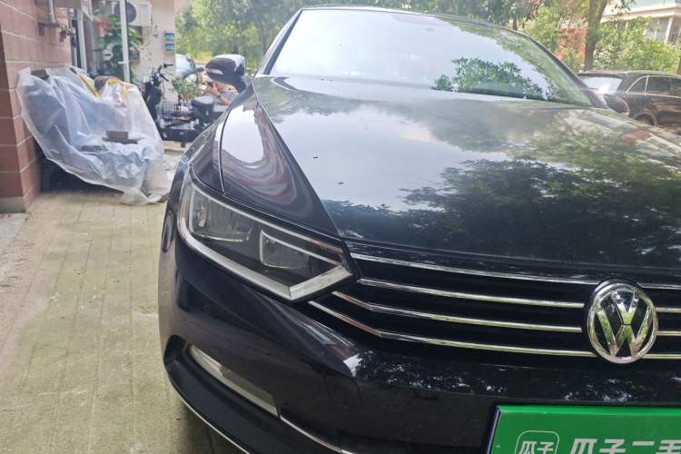 Used Volkswagen Magotan 2019 280TSI DSG Comfort Model China VI Standard Right Front Headlight