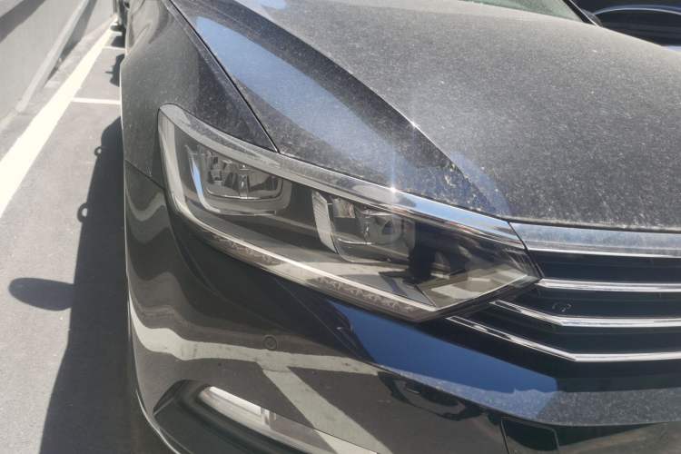 Used Volkswagen Magotan 2019 330TSI DSG Leading Model China VI Standard Right Front Headlight