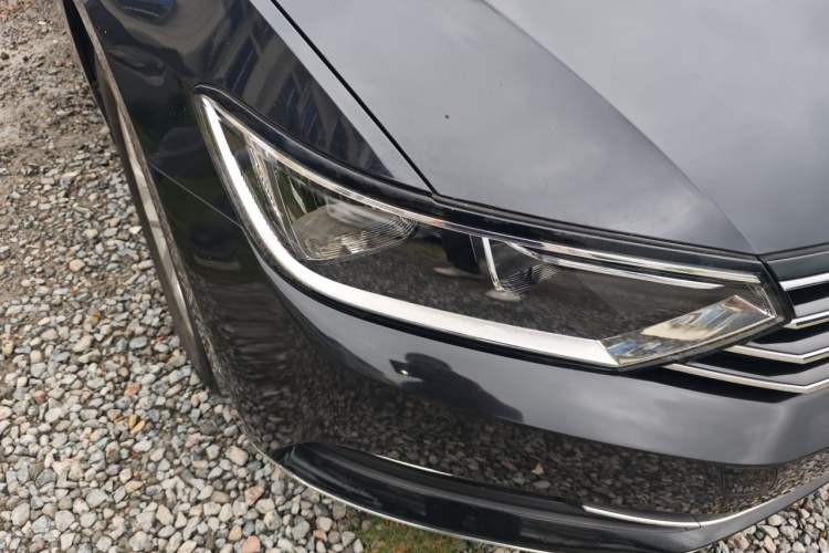 Used Volkswagen Magotan 2019 280TSI DSG Comfort Model China VI Standard Right Front Headlight