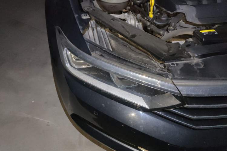 Used Volkswagen Magotan 2019 330TSI DSG Leading Edition China V Standard Right Front Headlight