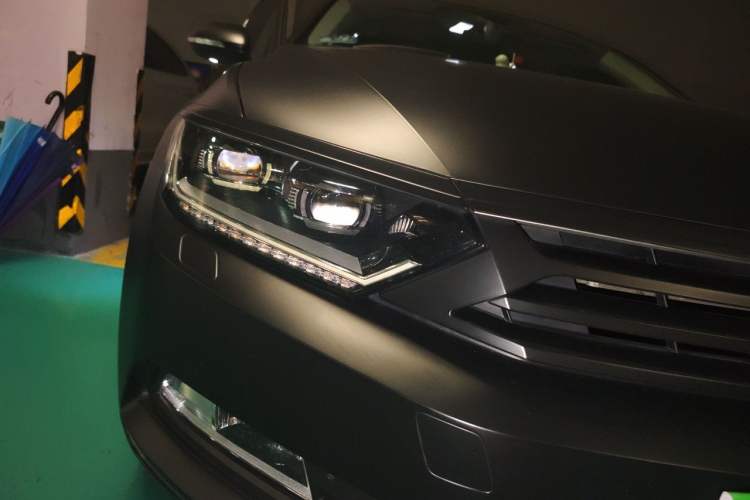 Used Volkswagen Magotan 2019 330TSI DSG Luxury Model China V Standard Right Front Headlight